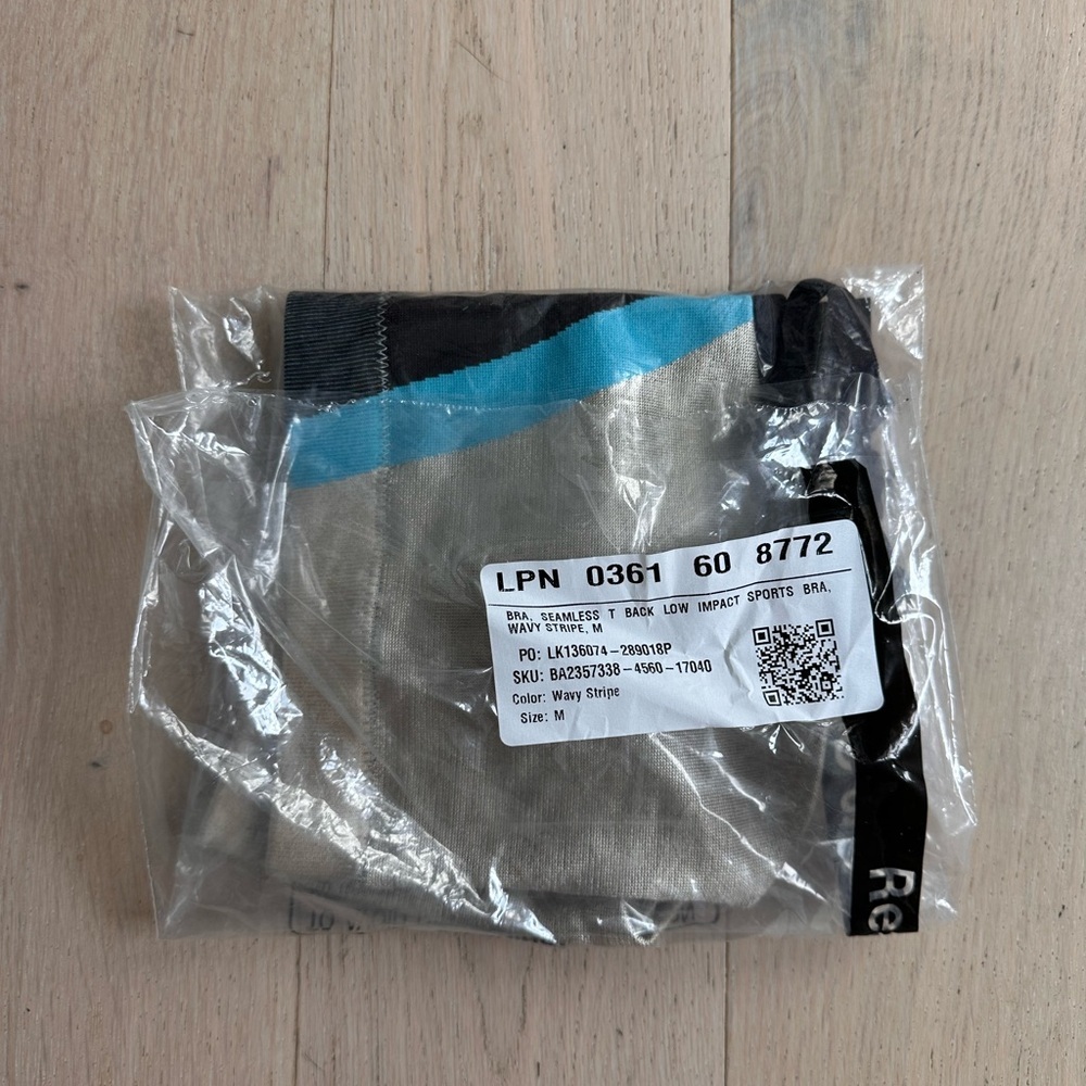 Fabletics Sports Bra - Picture 4 of 4